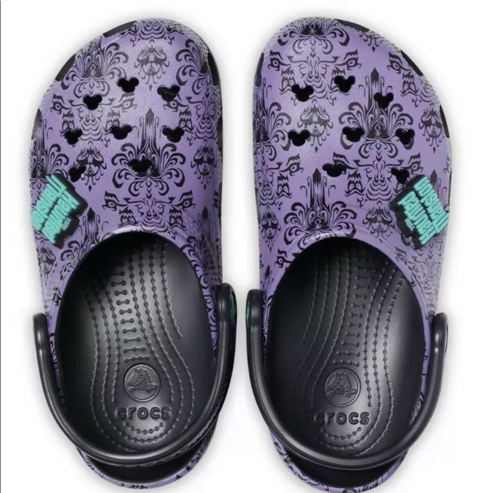 ***ISO*** Haunted Mansion Crocs W9